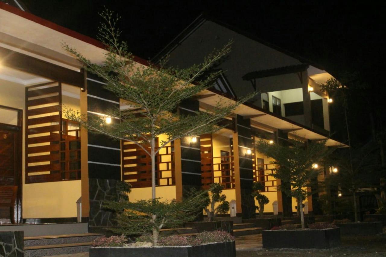 Sederhana Homestay Batukaras Exterior photo